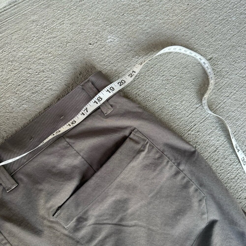 Lululemon Commission Pant Slim Fit 36x32 Khaki Stretch ABC Style - Picture 5 of 5